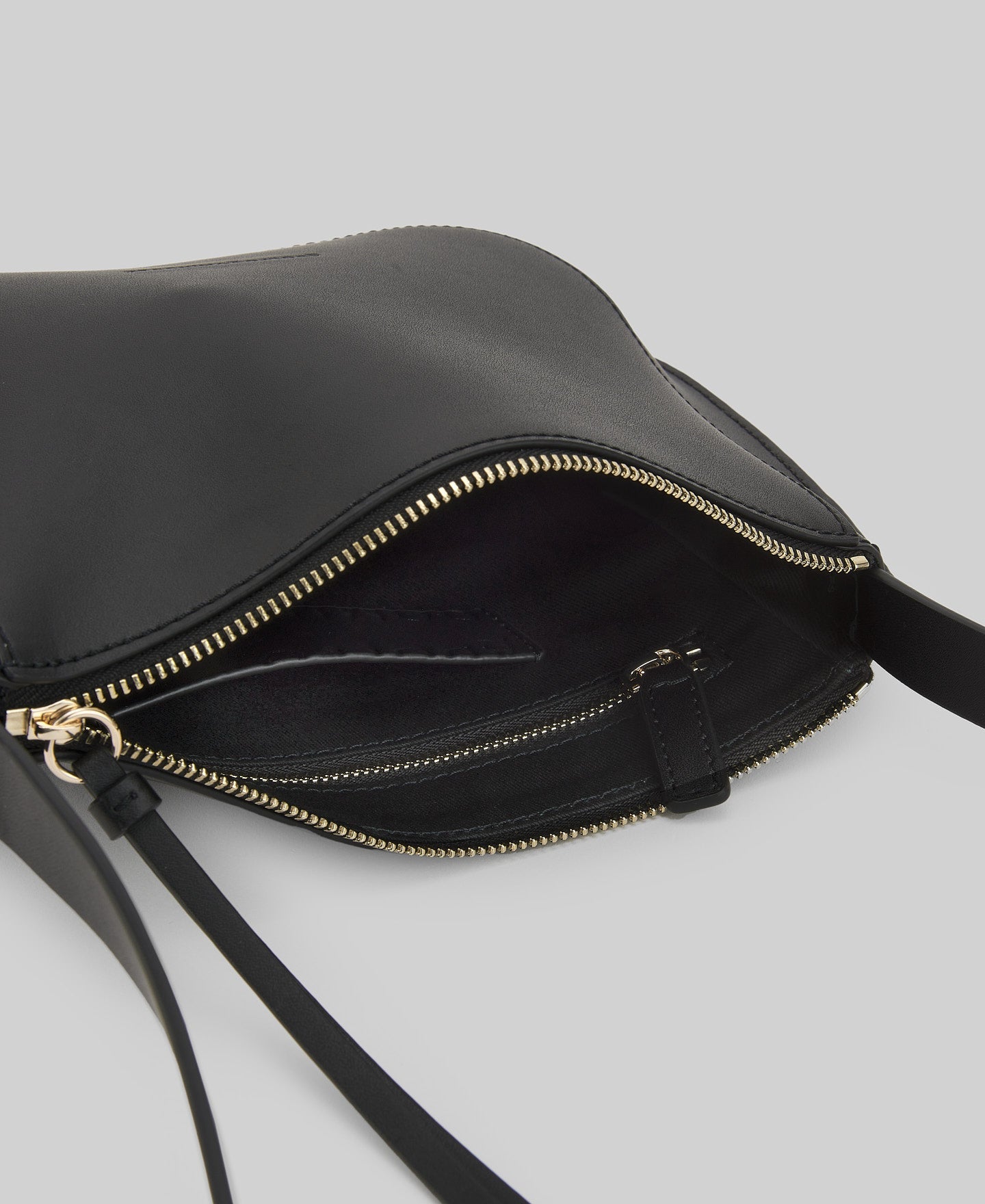 Leather small crossbody woman in black