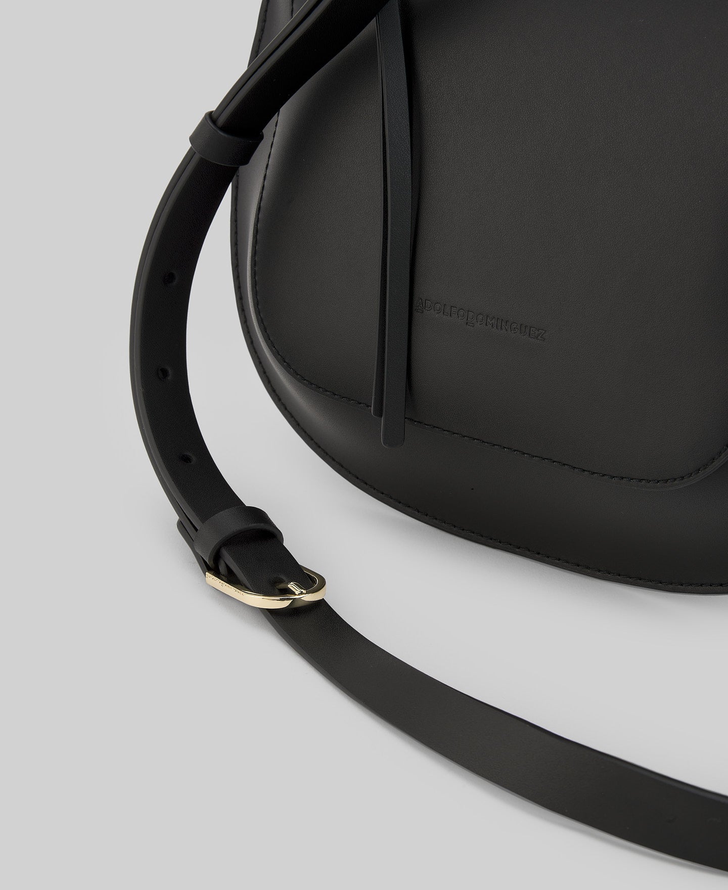 Leather small crossbody woman in black