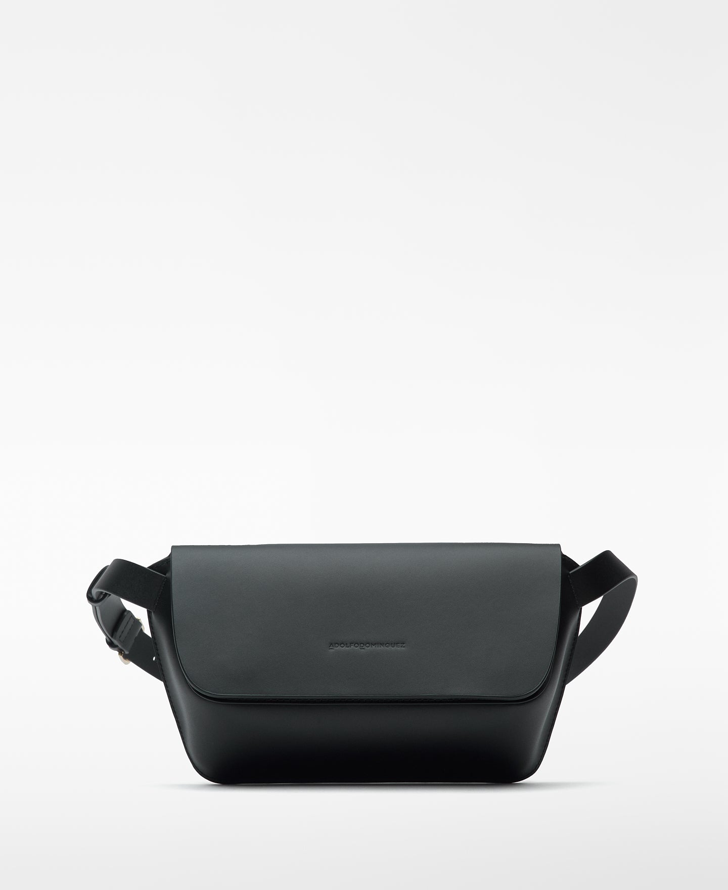 Flap leather bag woman in black