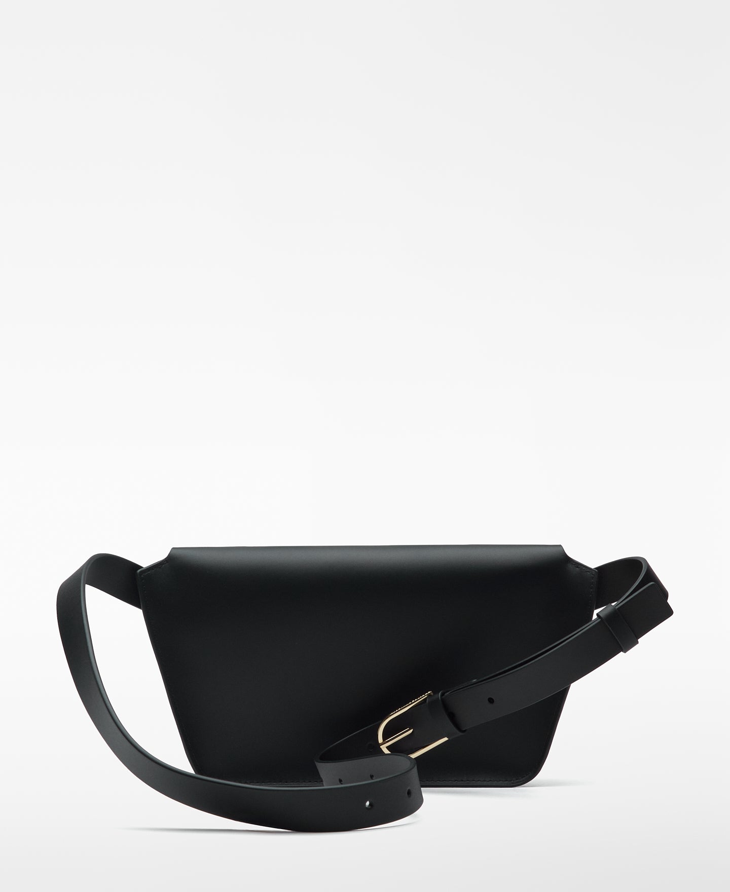 Flap leather bag woman in black