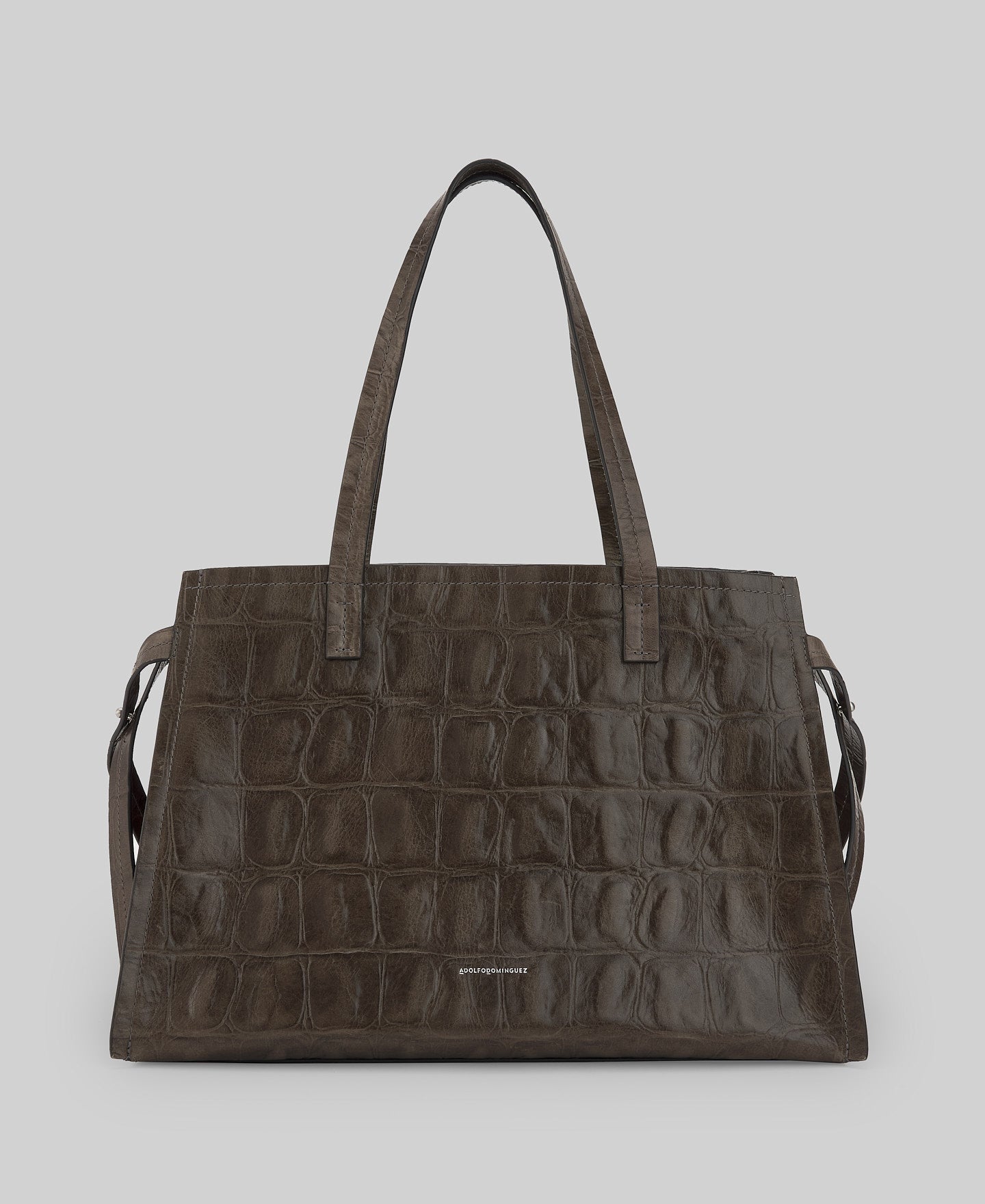 Responsible leather coco bag woman in light grey