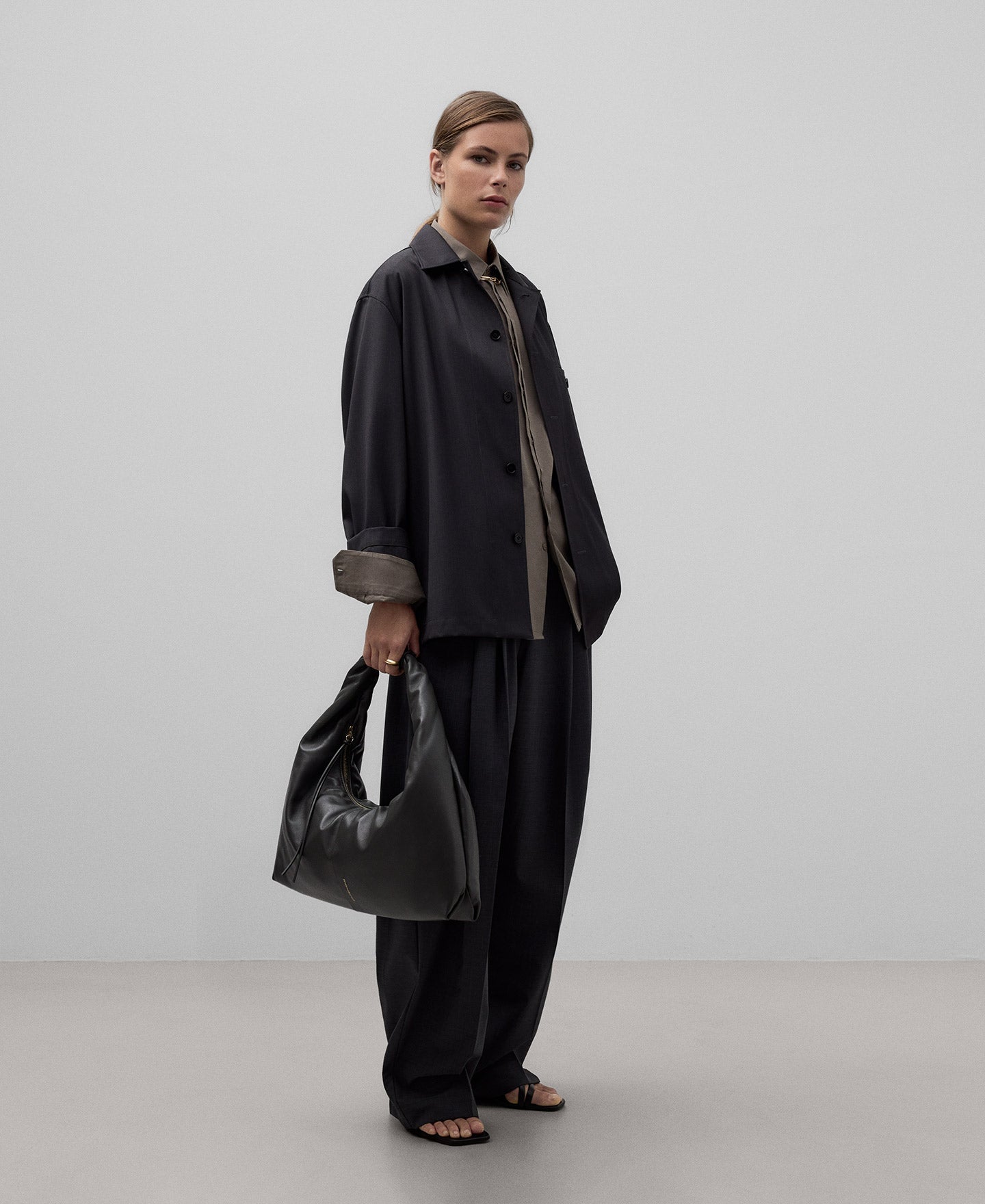 Large Nube bag woman in dark grey