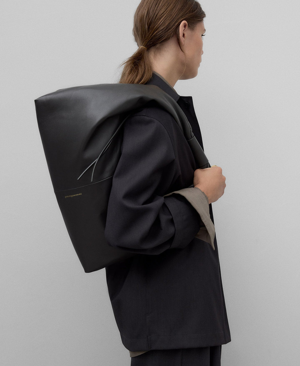 Large Nube bag woman in dark grey