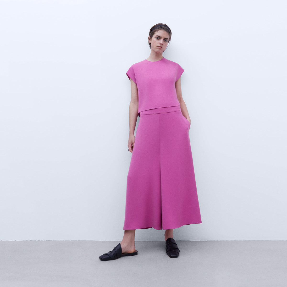 Monochromatic Pink Cropped Pants
