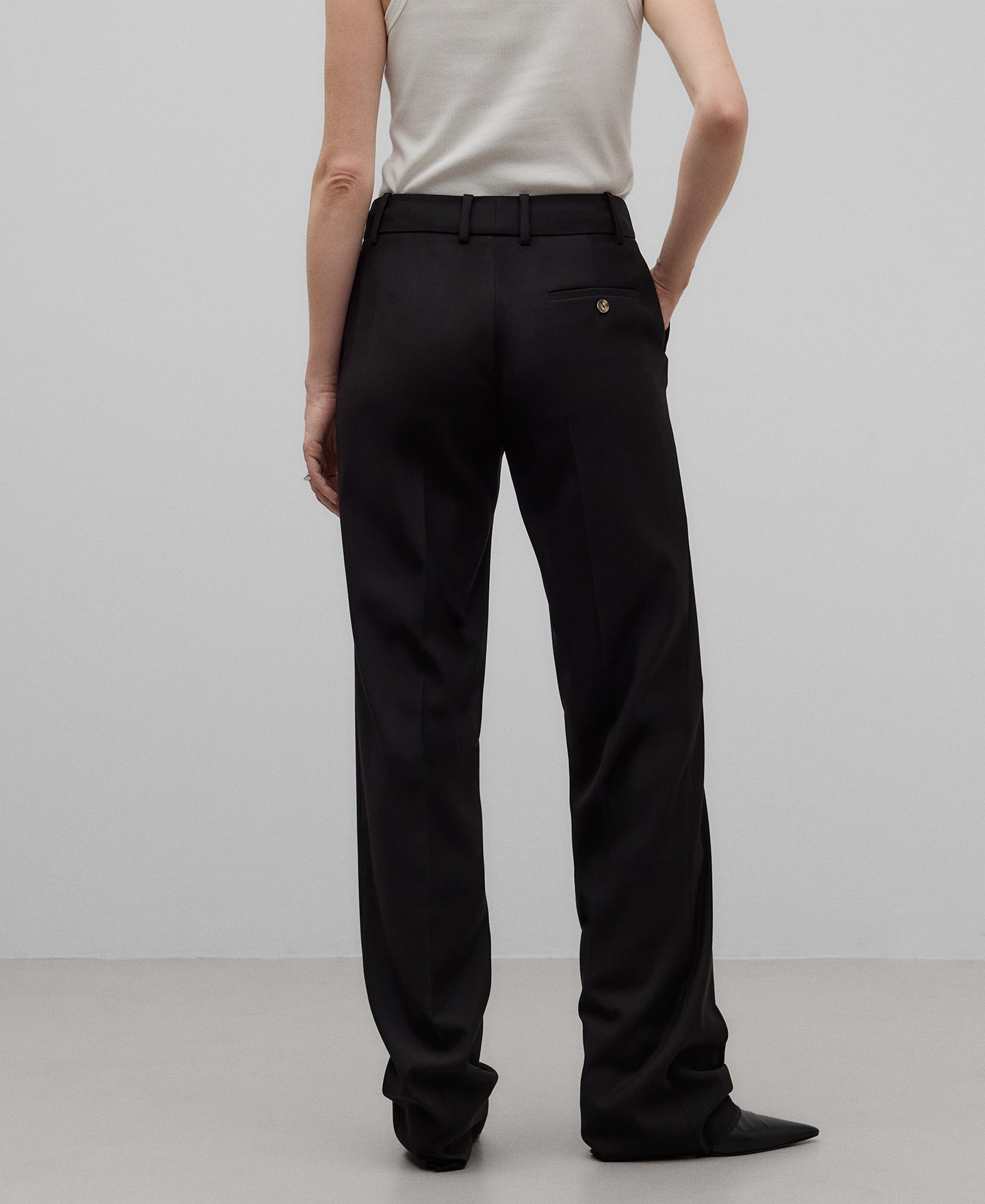 Straight leg tailored trousers woman in black