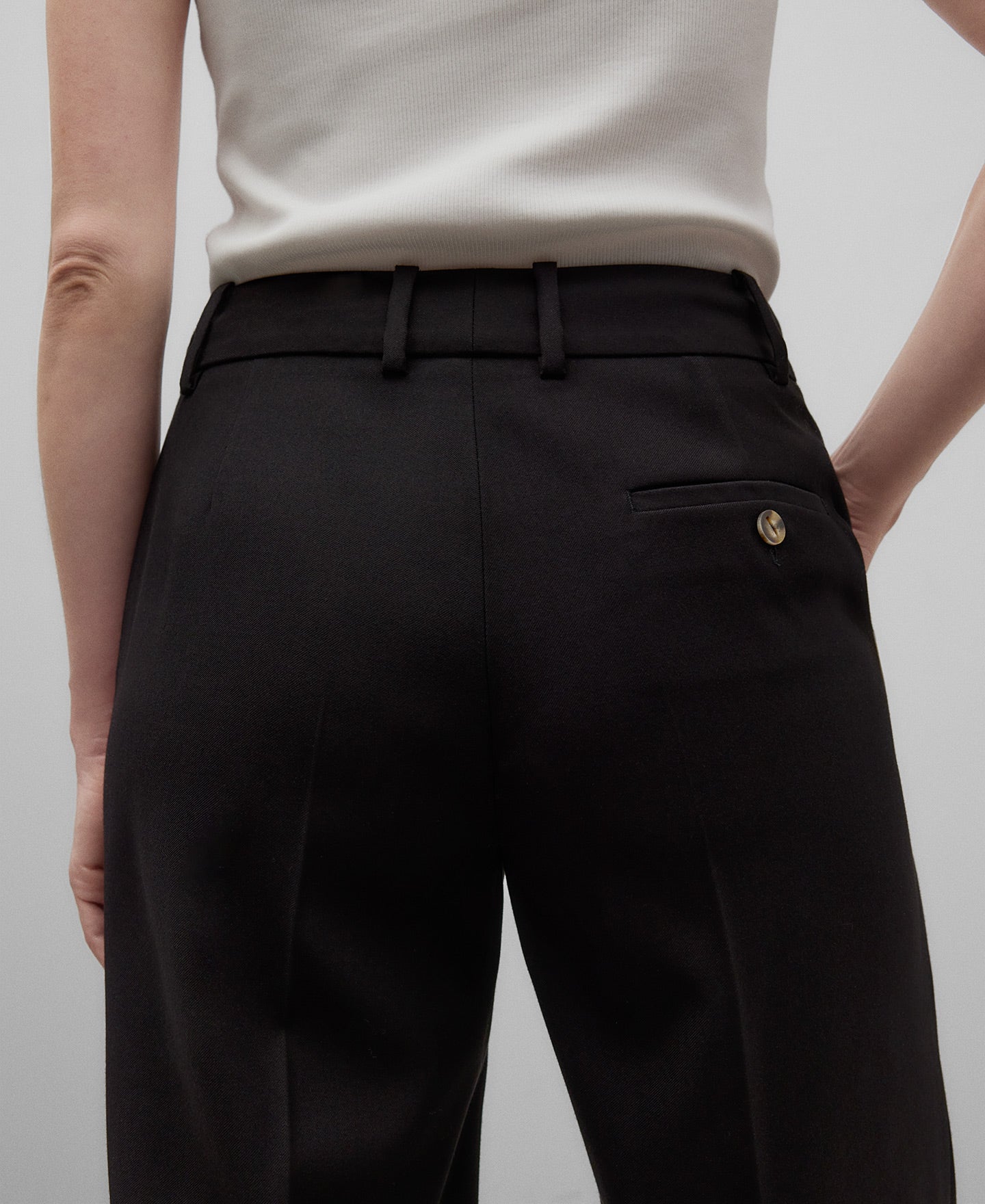 Straight leg tailored trousers woman in black