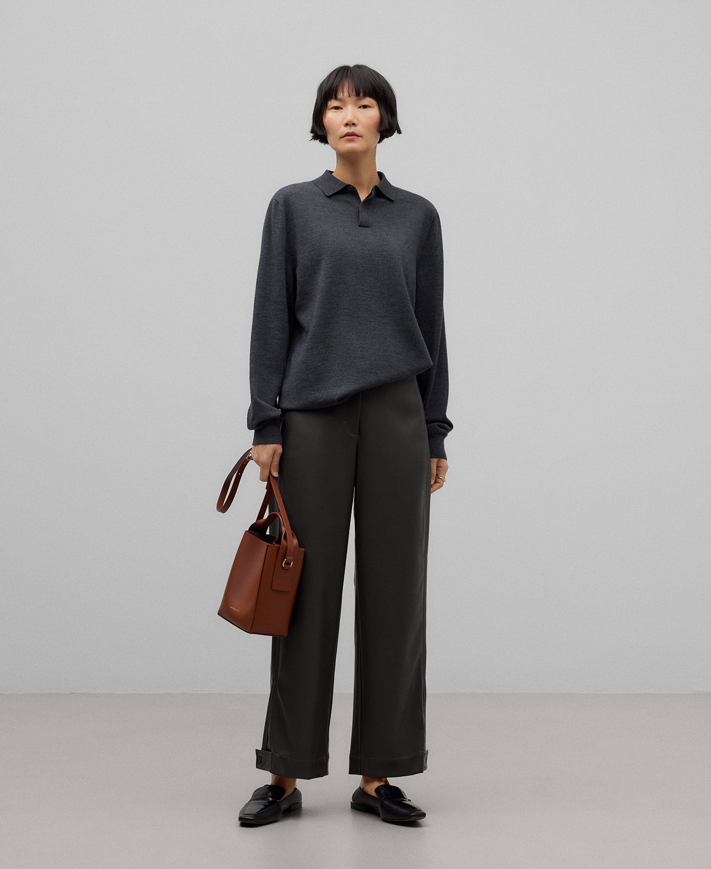 Non-Leather banana trousers woman in anthracite grey