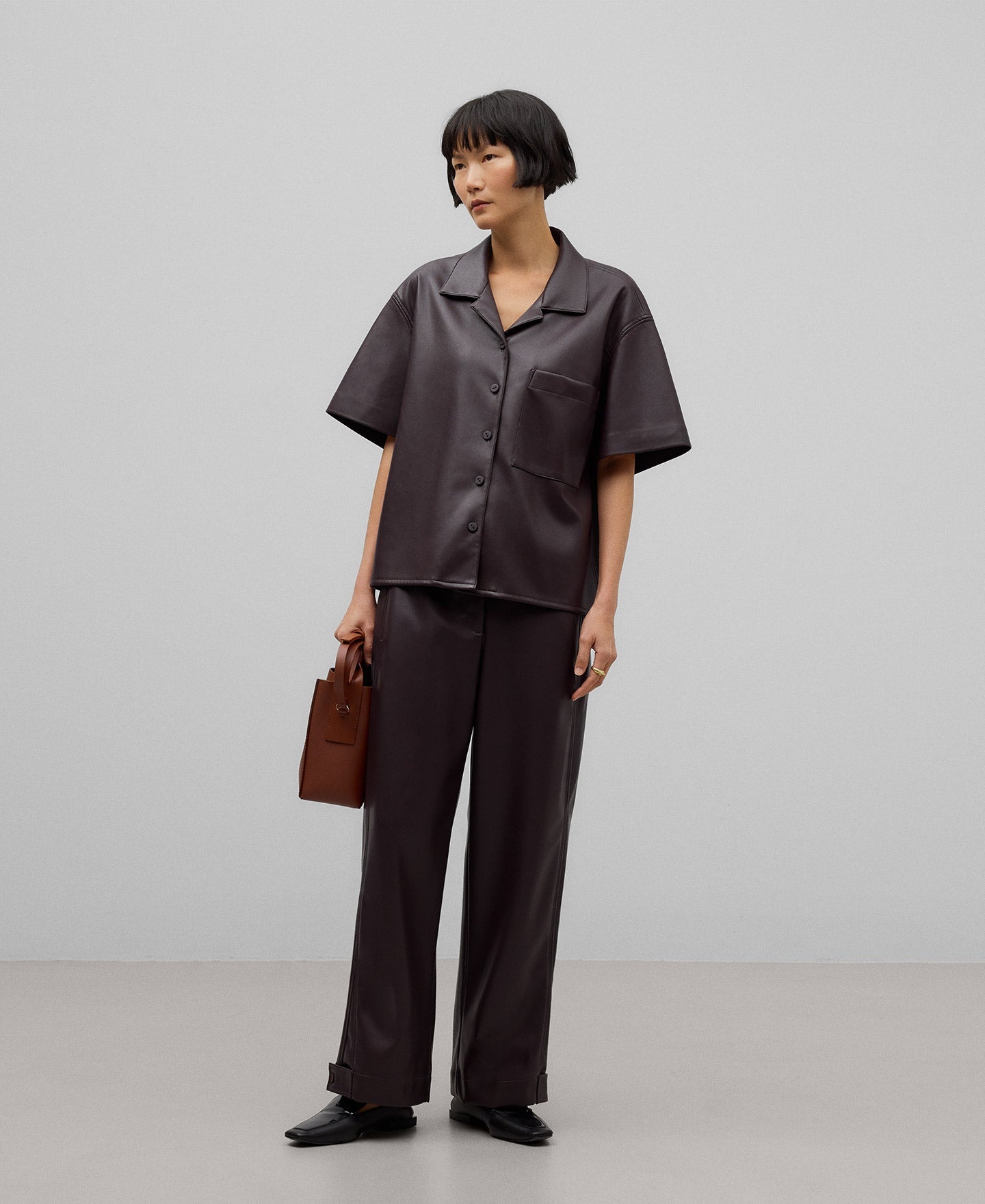 Non-Leather banana trousers woman in chocolate