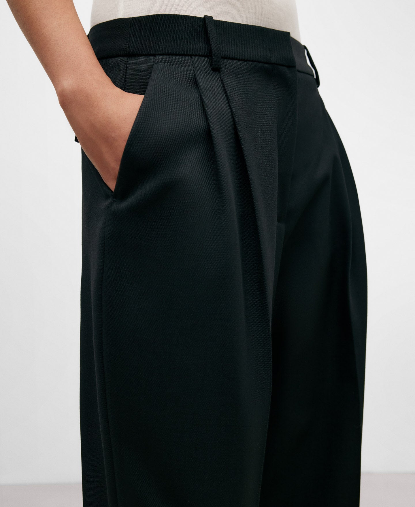 Black Dart Carrot Trousers For Women