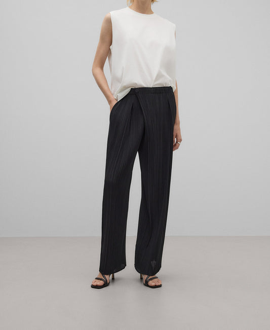 Crinkle cross-front trousers woman in black