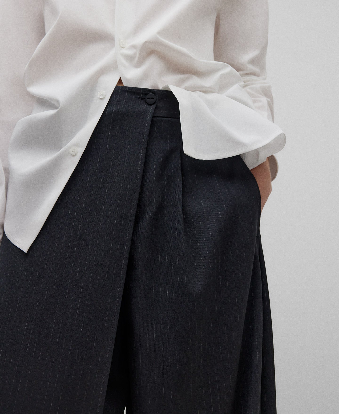 Cross-front trousers woman in navy blue/white
