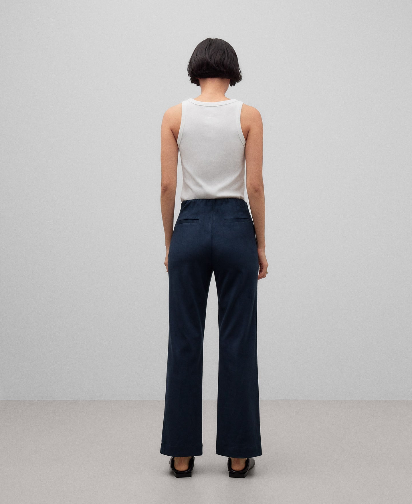 Navy blue ankle-lenght trousers woman in navy blue