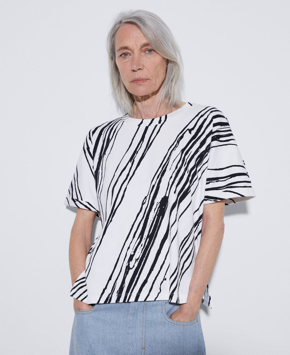 Black And White Cotton Printed T-Shirt