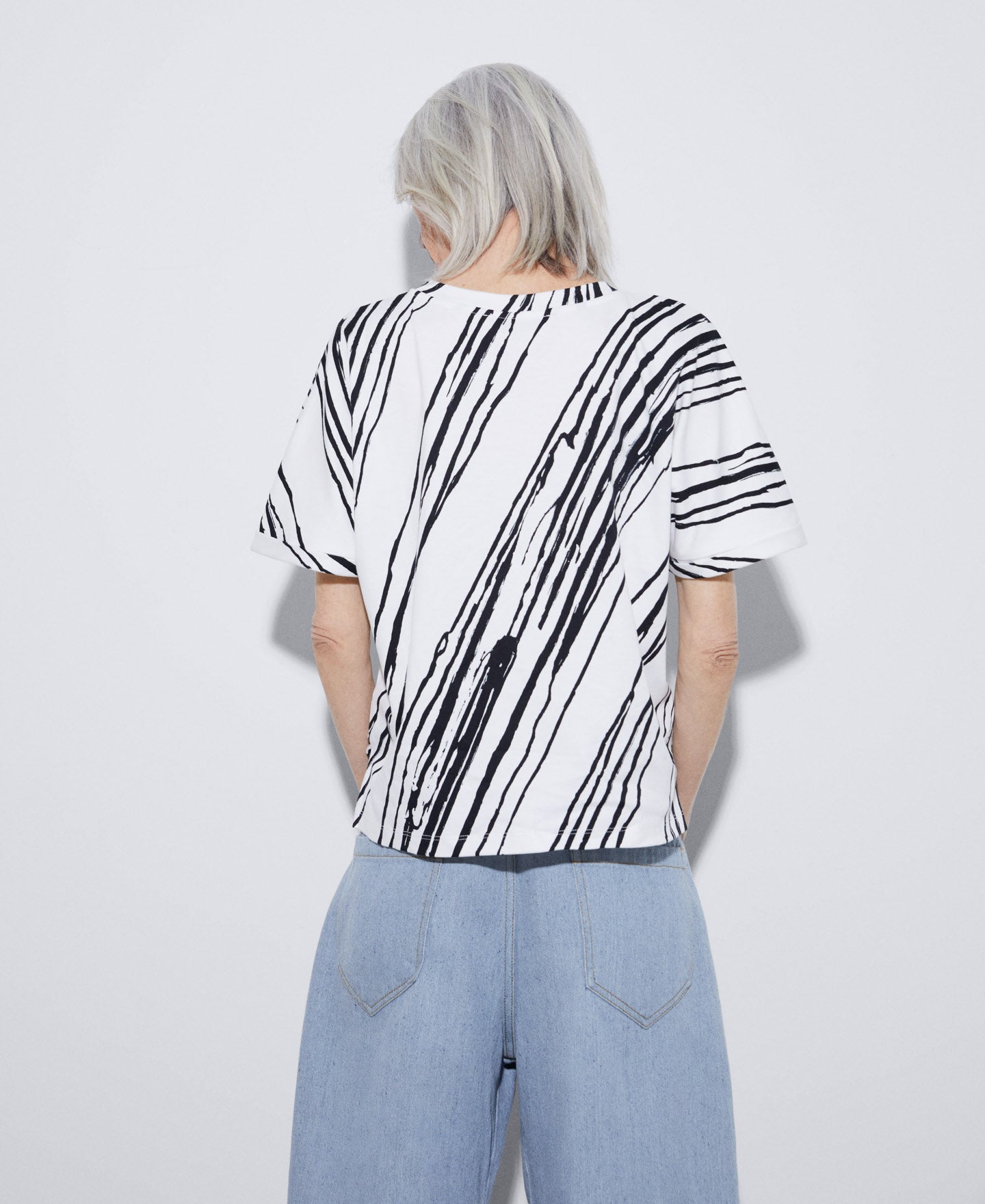 Black And White Cotton Printed T-Shirt