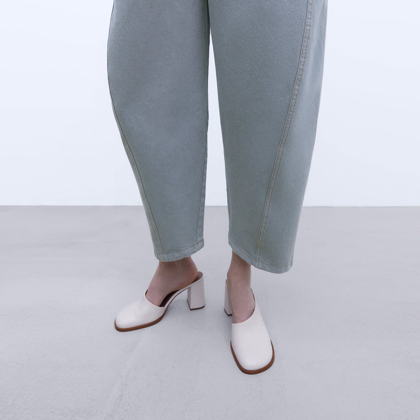Grey Cotton Banana Fit Jeans
