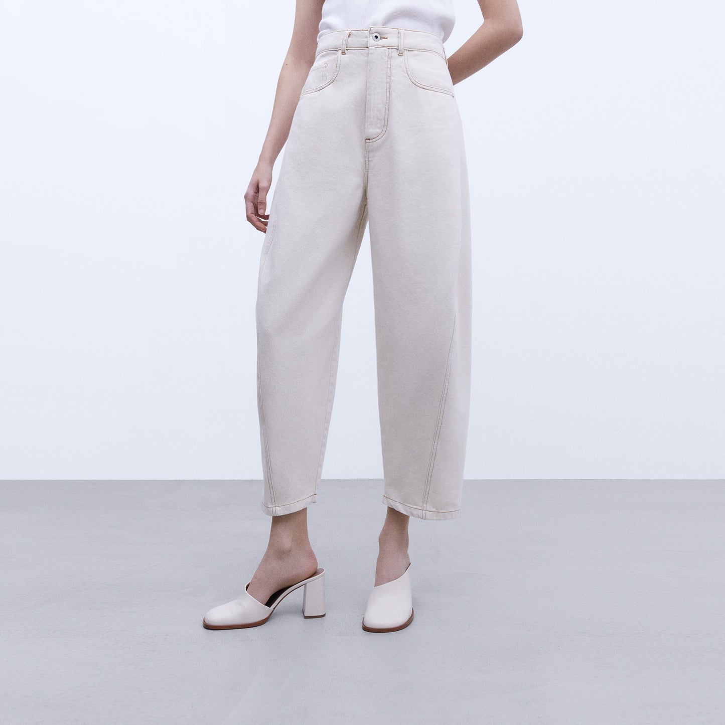 Ecru Cotton Banana Fit Jeans