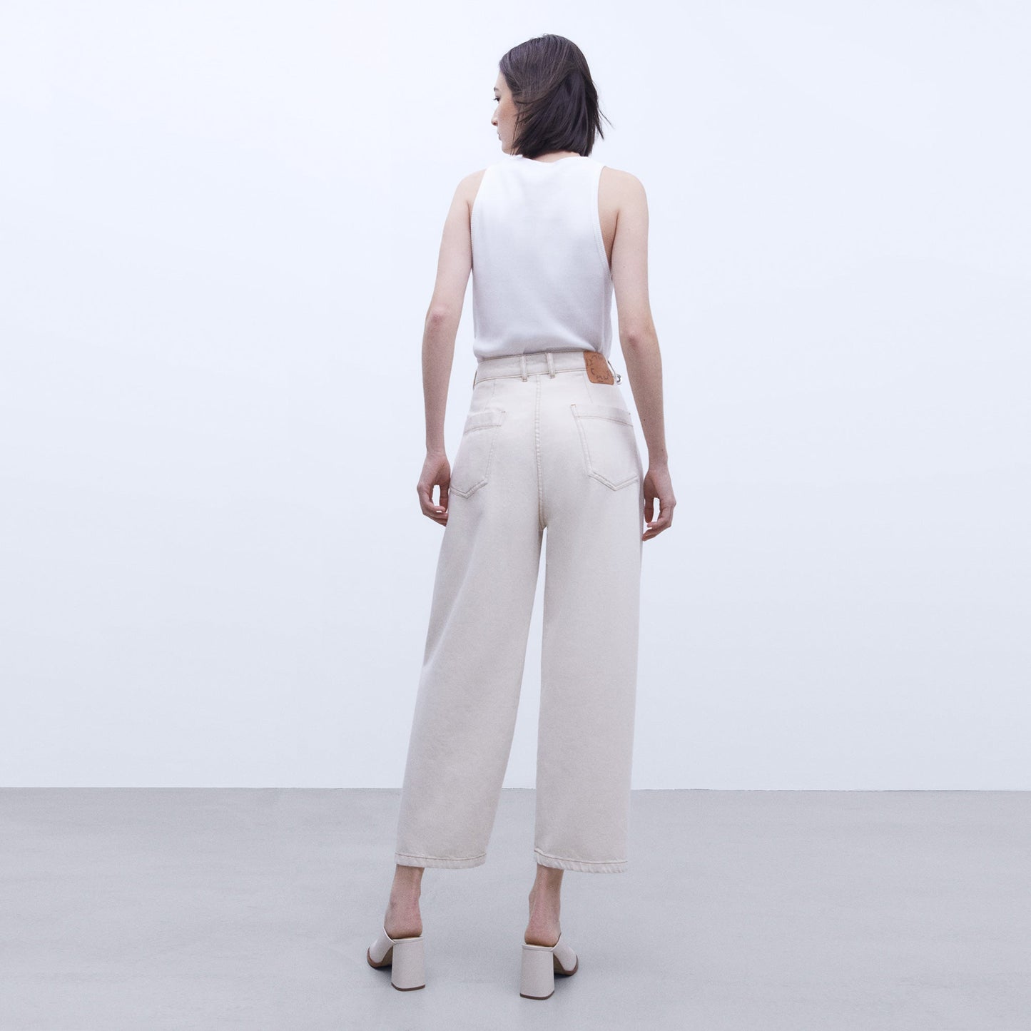 Ecru Cotton Banana Fit Jeans