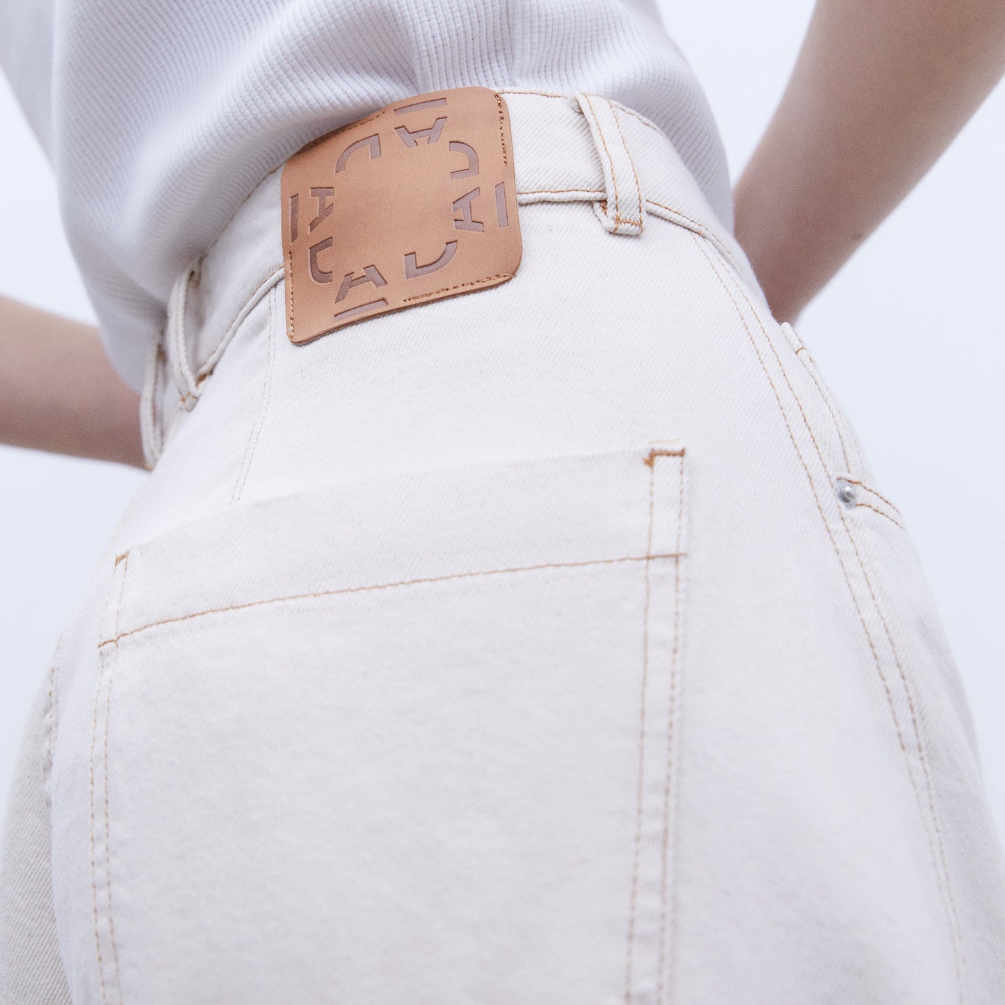 Ecru Cotton Banana Fit Jeans