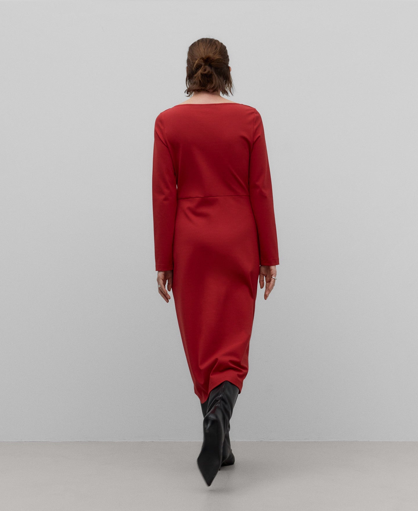 Midi Dress With Gather in Red