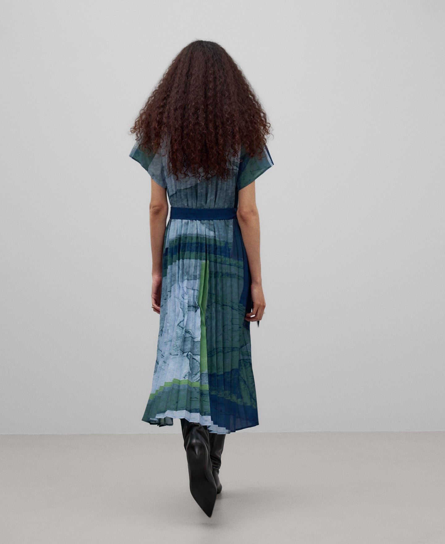 Printed midi crinkle dress woman in black/blue/green