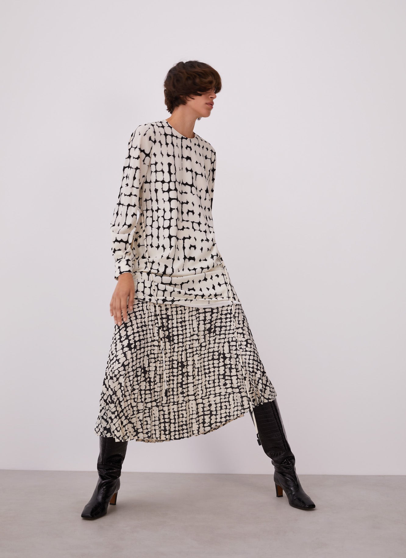 White And Black Mini Dress With Signature Print