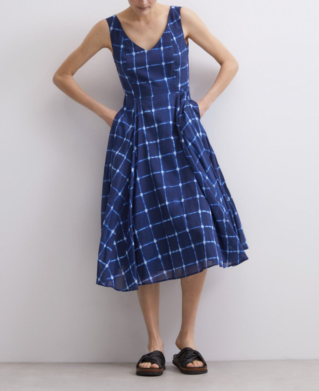 Blue Print V-Necline Printed Midi Dress
