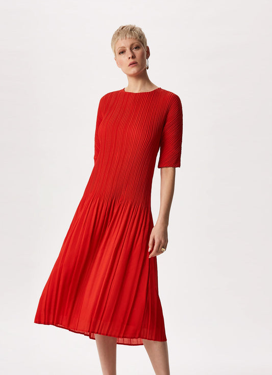 Red Crinkle Midi Dress With Elbow Sleeve