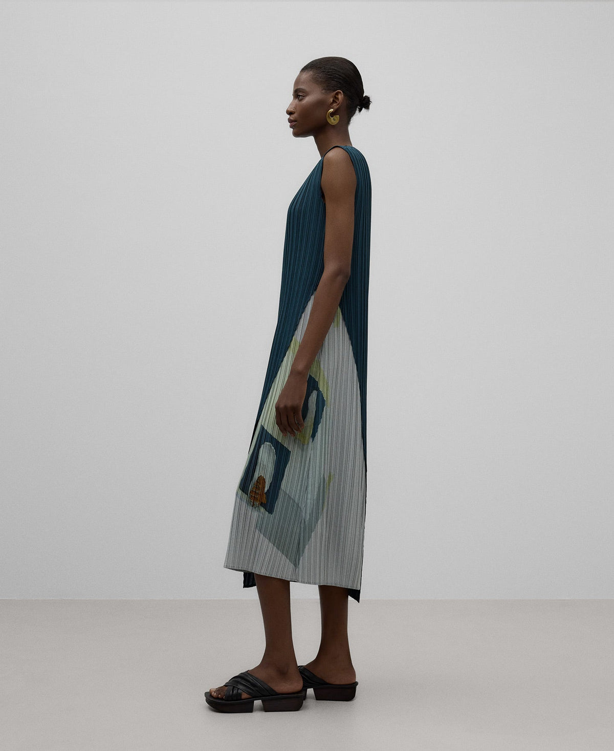 Asymmetrical crinkle dress woman in grey/blue