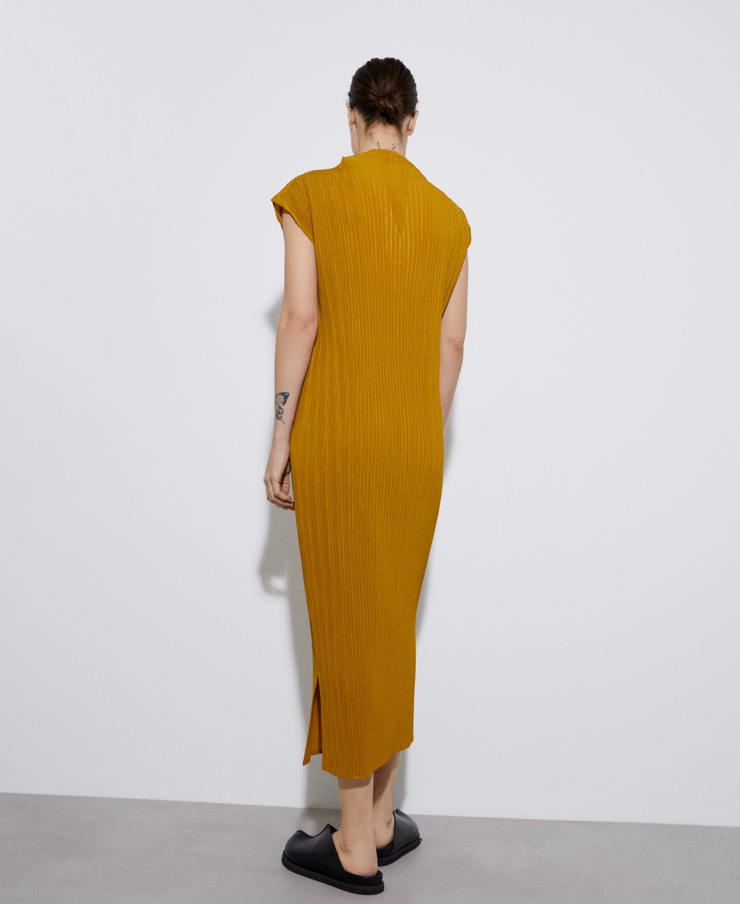 Pistachio Green V-Neck Crinkle Dress