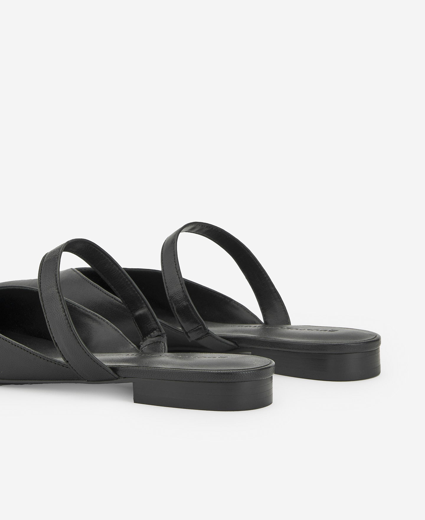 Counterless Black Leather Show