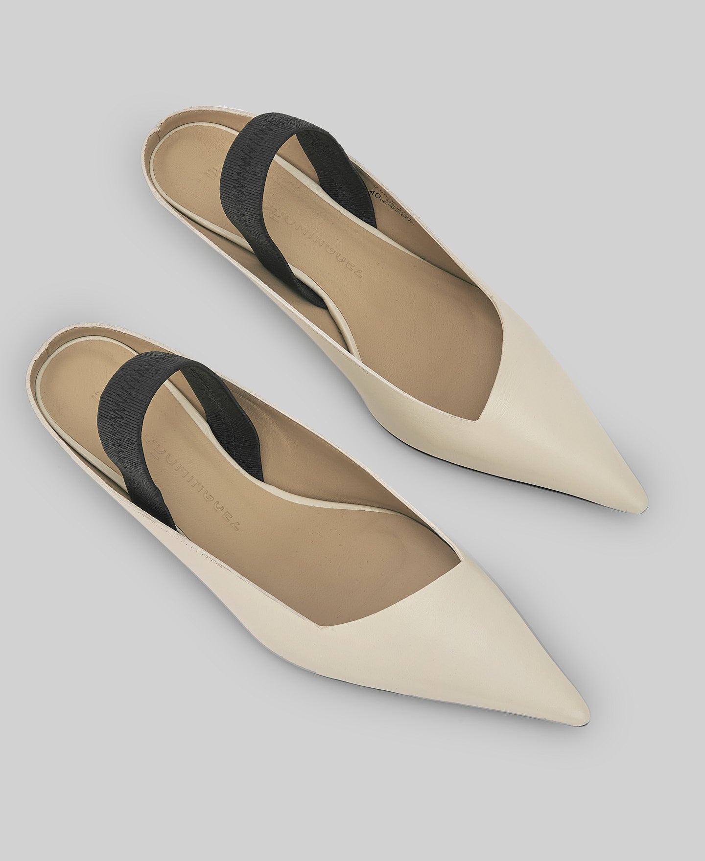 Leather Kitten Heel Shoe in Ecru