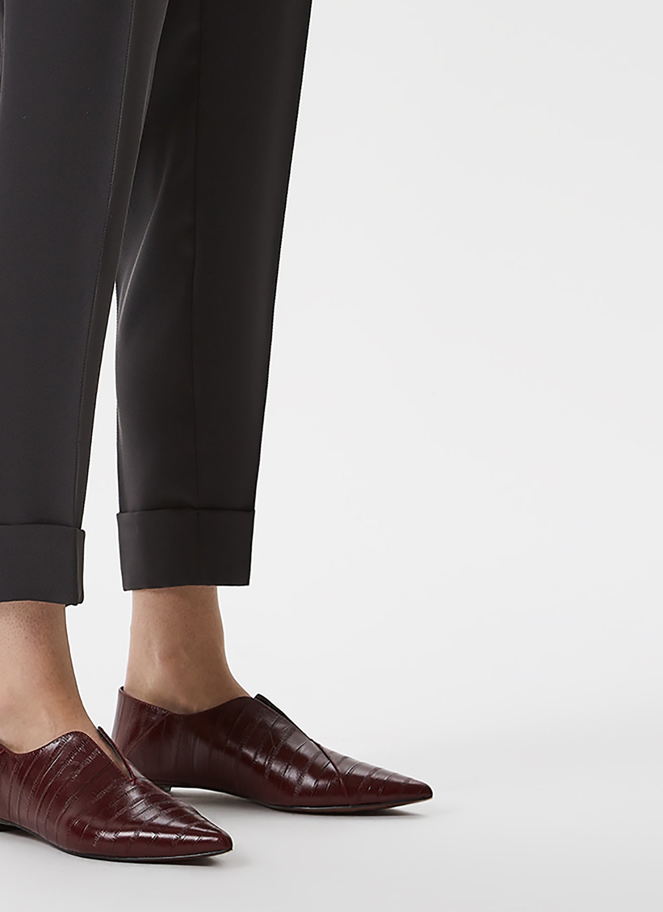 Leather Pointed Shoe With Mini Heel