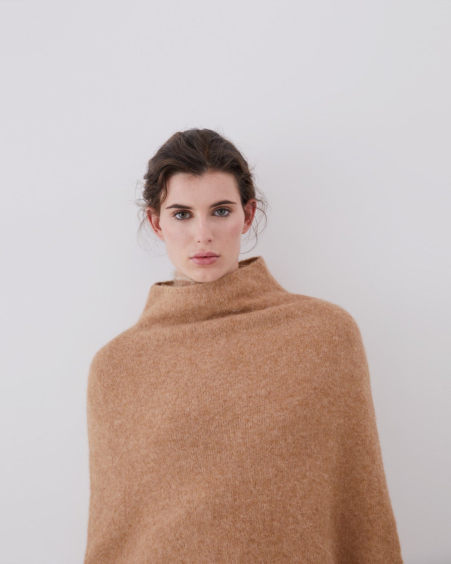 Camel Alpaca Knitted Capelin