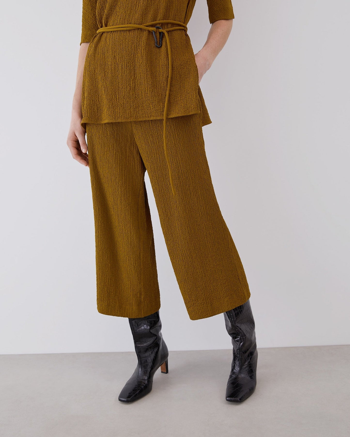 Green Viscose Cropped Trousers