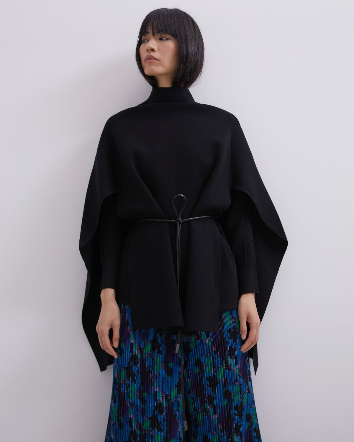 Black Cerrojillo Knit Cape With Belt