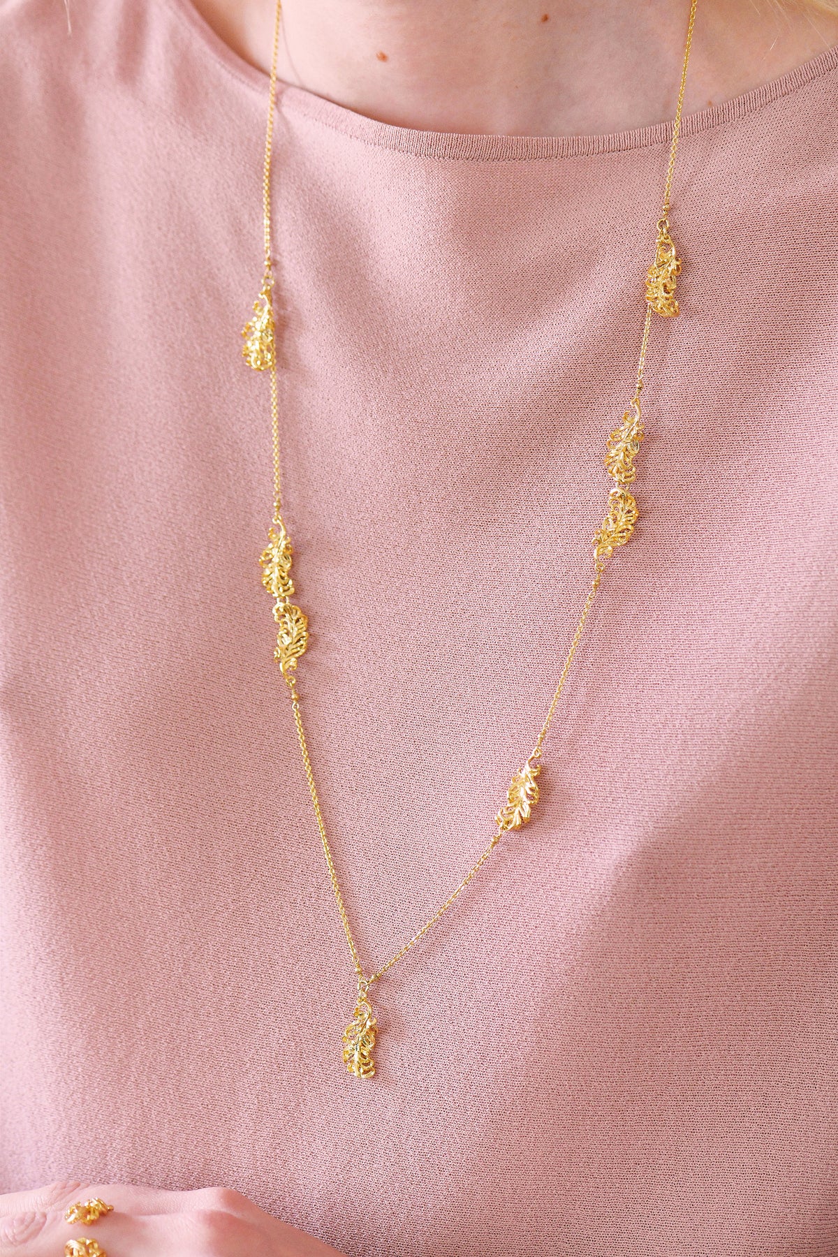 Golden Swan Feathers Long Necklace | AKCY306