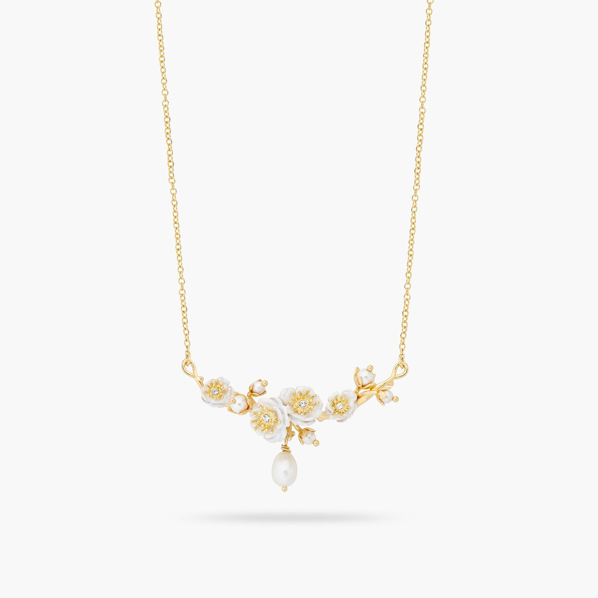 White Rose Brand And Pearls Statement Necklace | aset3041
