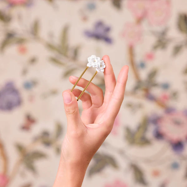 Gardenia And Cut Crystal Stone Hair Pin | ATBP4011