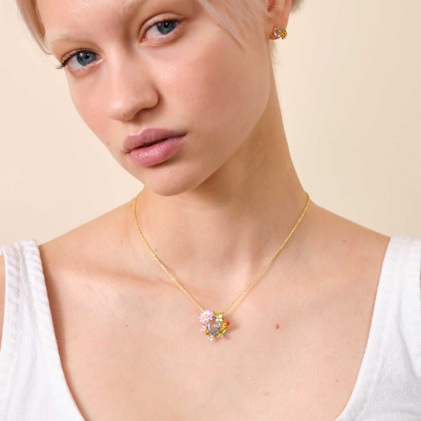 Poppy, Daisy And Blue Cut Crystal Stone Pendant Necklace | ATPO3021