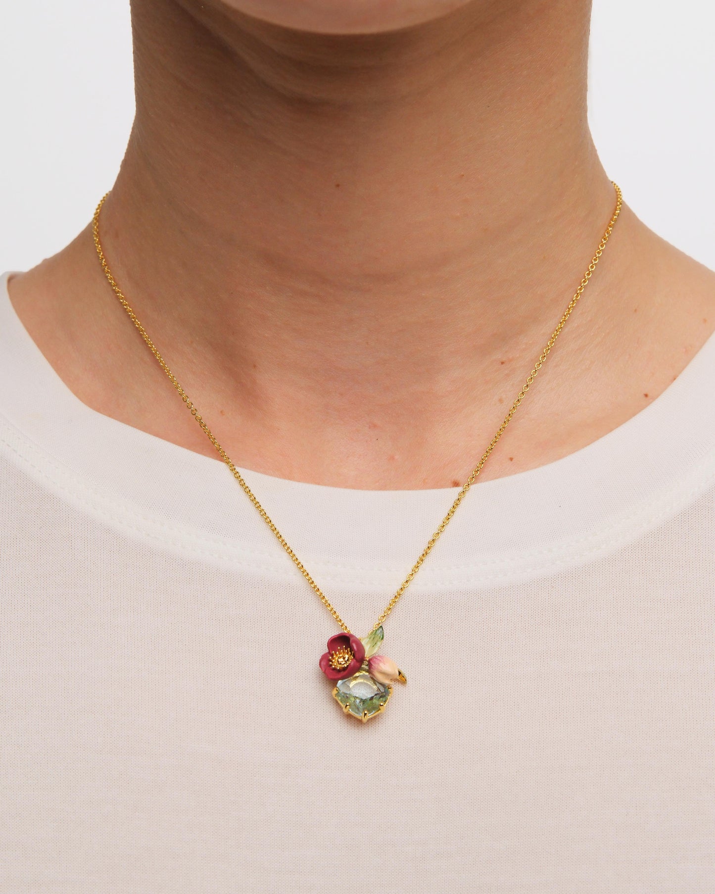 Red Hellebore & Faceted Stone Pendant Necklace | auvh3031