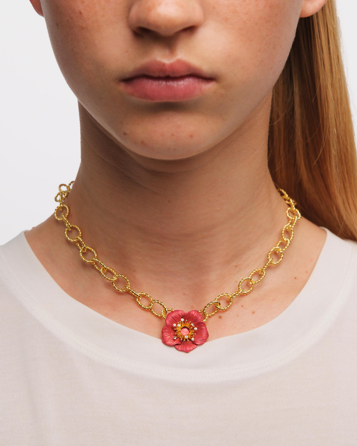 Red Hellebore Flower Pendant Necklace | auvh3051