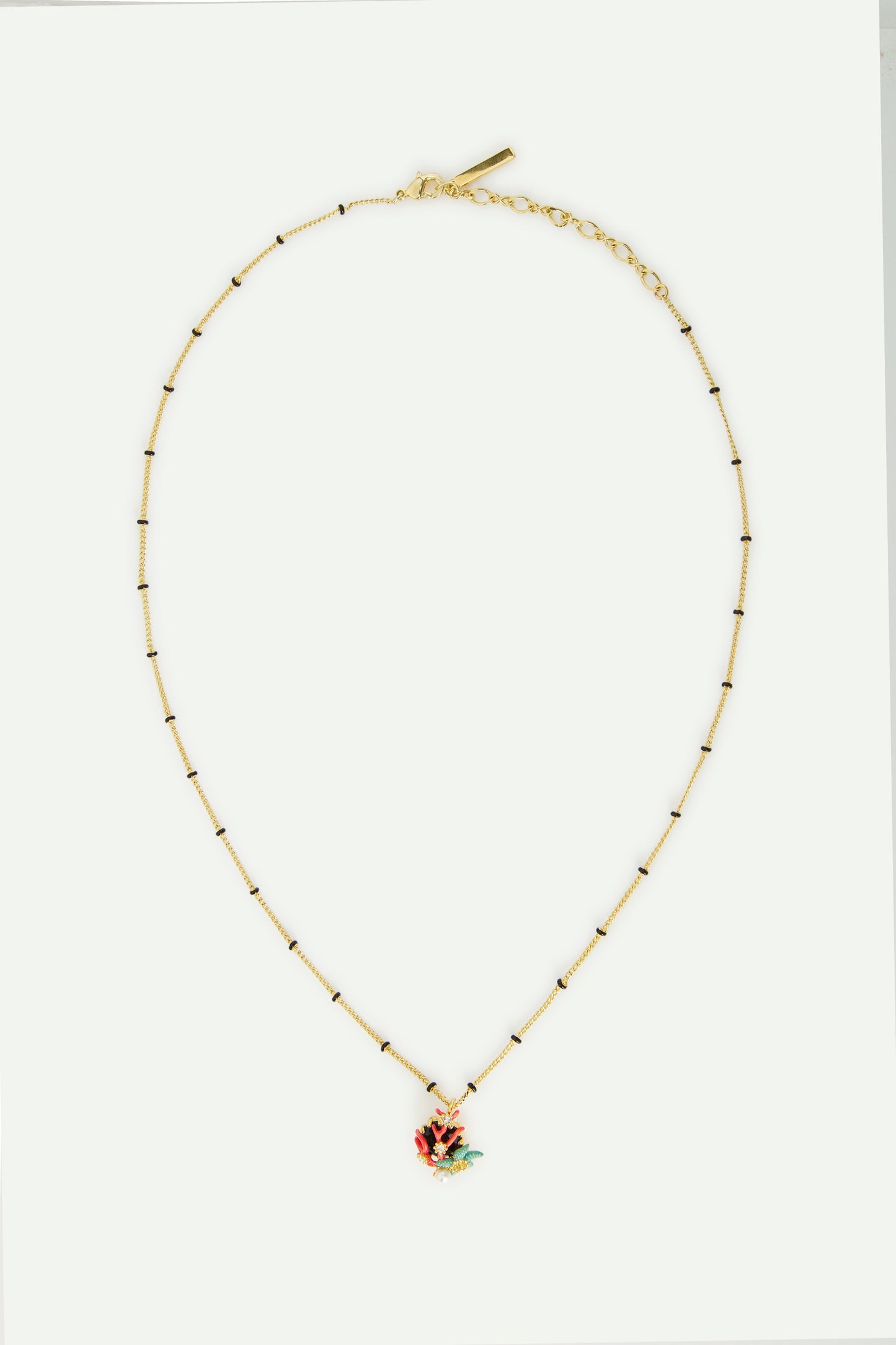Round Black Crystal Stone Pendant | AWCC3031