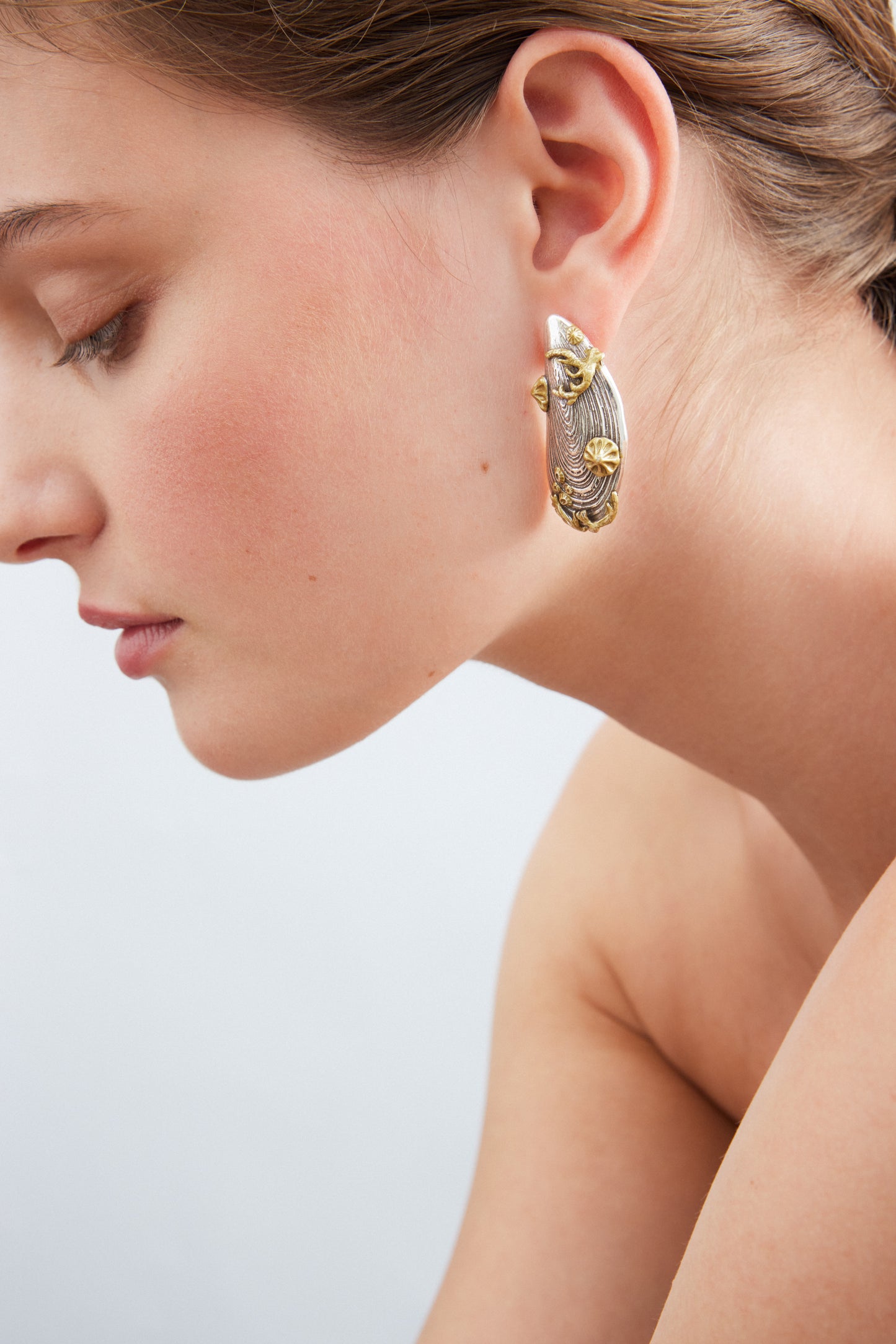Silver And Gold Mussel Earrings | AXMO1061
