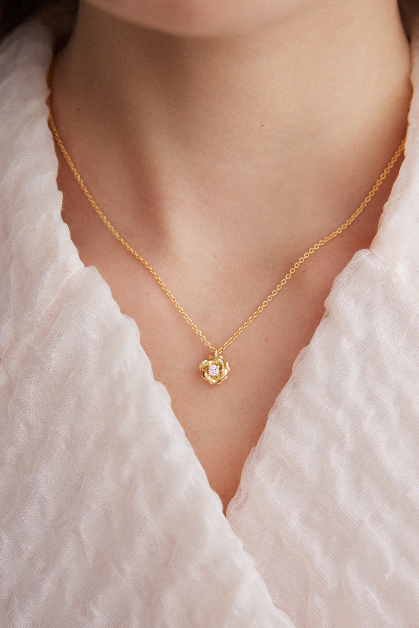 Gold Mona Lisa Rose And Pink Crystal Necklace | AXRF3041