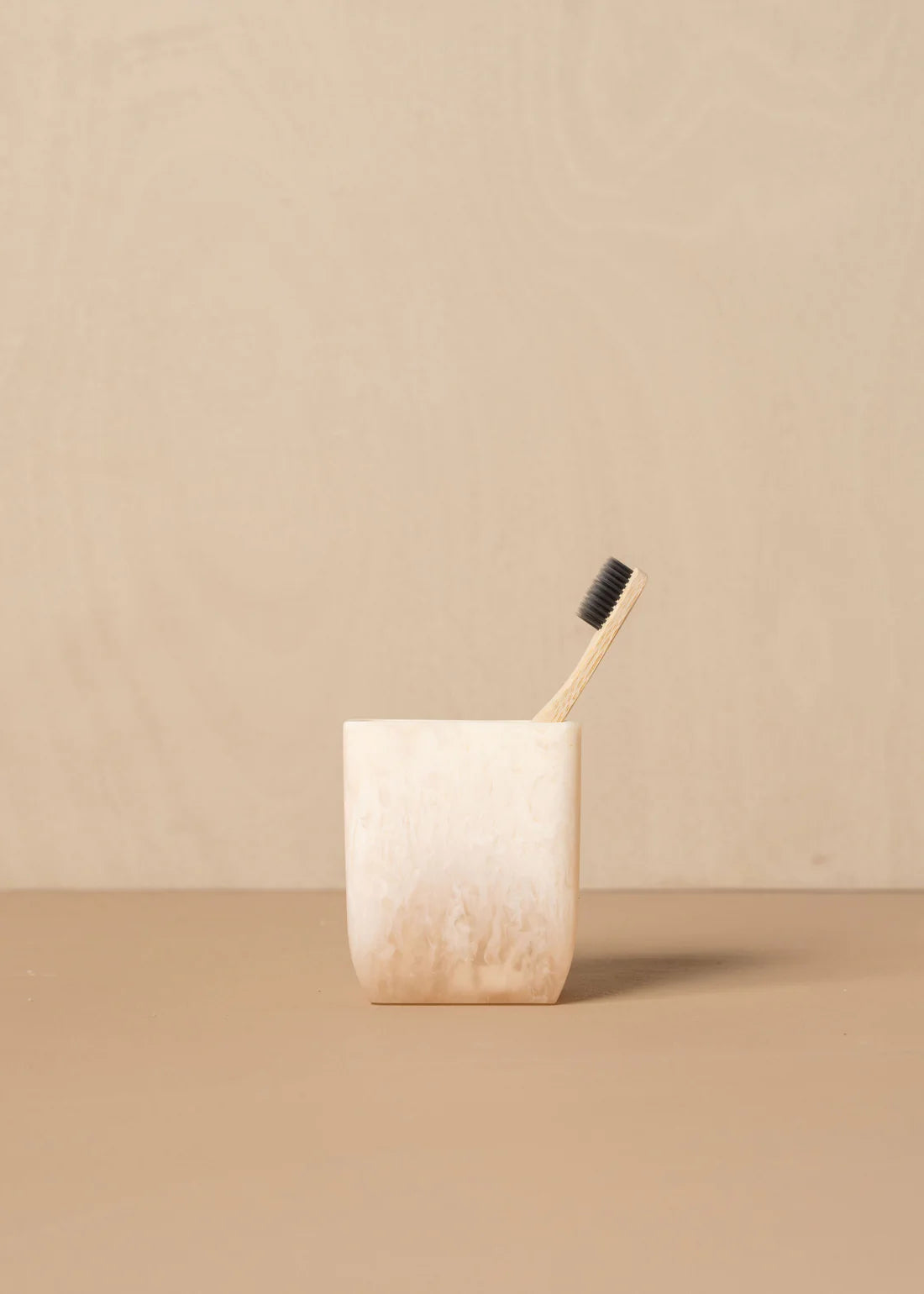Flow Resin Toothbrush Holder