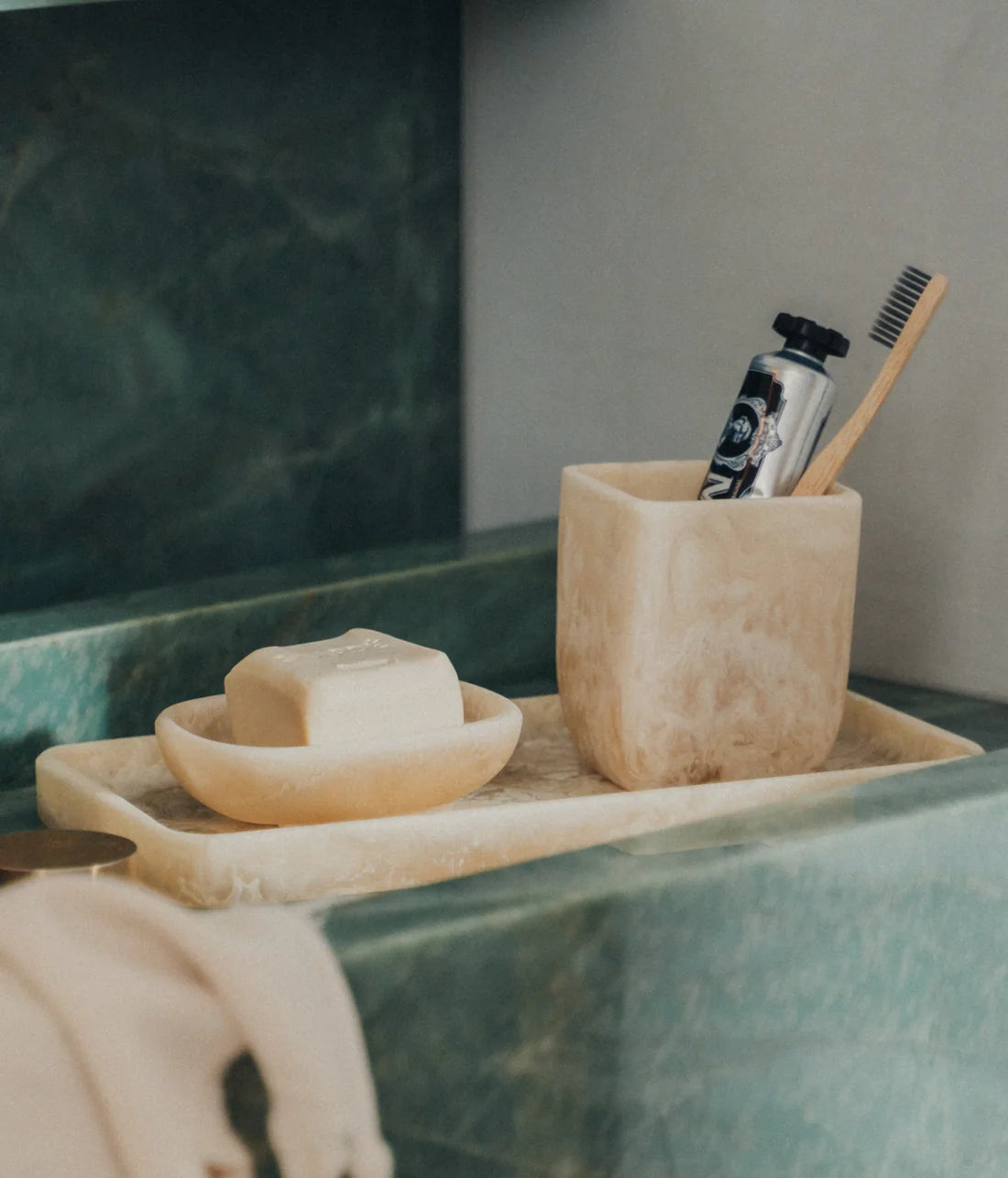 Flow Resin Bathroom Caddy/Tray