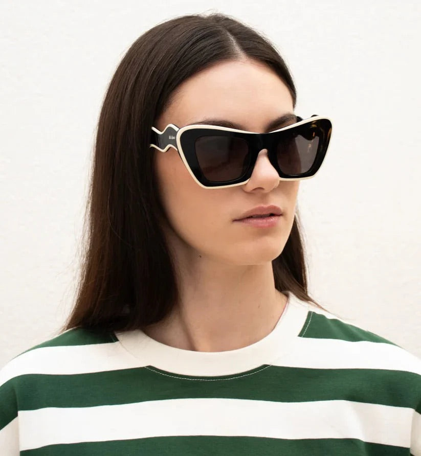 Lava Flowing Sunglasses With Classical Lenses