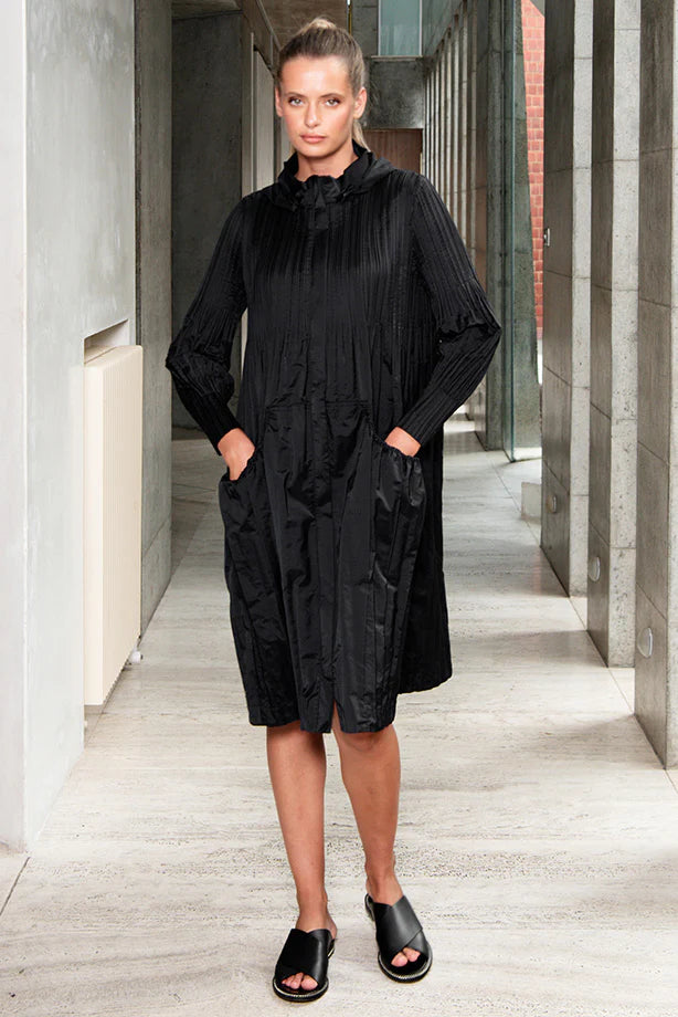 Alquema | The Windbreaker / Black