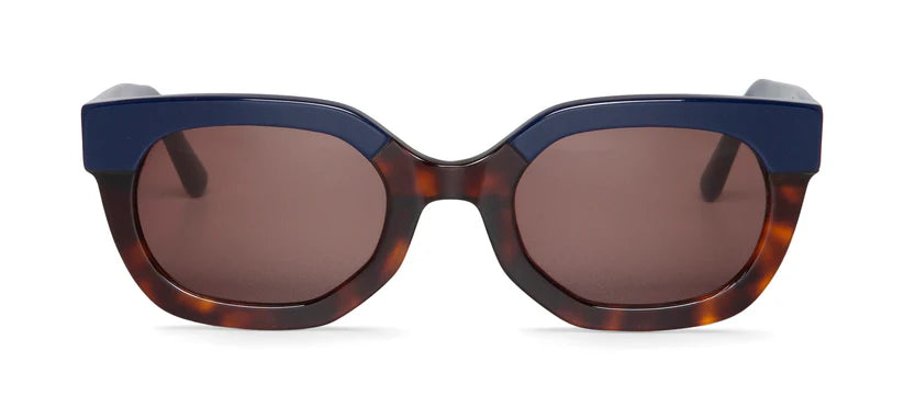 Parnell Sunglasses With Classical Lenses