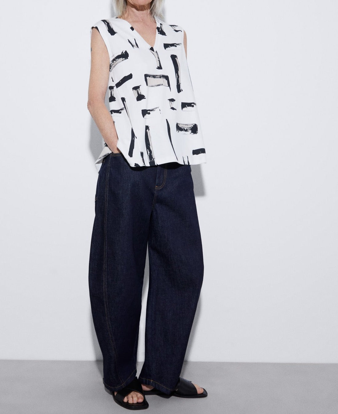 Women T-Shirt (Short Sleeve) | Black And White Mercerised Cotton Printed T-Shirt by Spanish designer Adolfo Dominguez